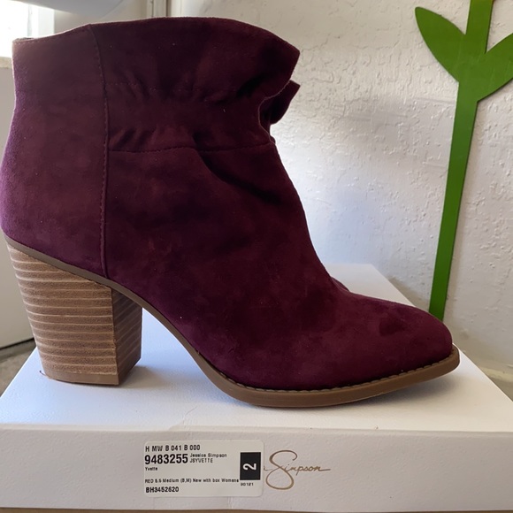 Brand new in box Jessica Simpson Yvette suede bootie size 5-1/2, color Shiraz - Picture 3 of 8